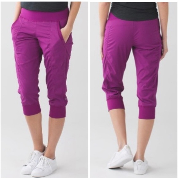 lululemon athletica Pants - LULULEMON In Flux Crop Yoga Pant in Regal Plum size 2